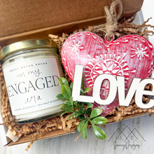 Load image into Gallery viewer, Candle/Heart Gift Box