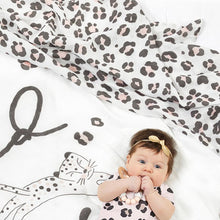 Load image into Gallery viewer, Cheetah Baby Gift Box

